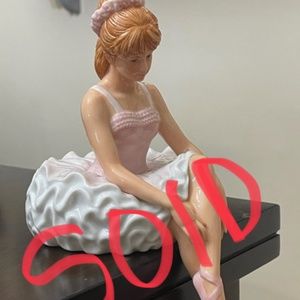 Ballerina Music 🎶 Figurine